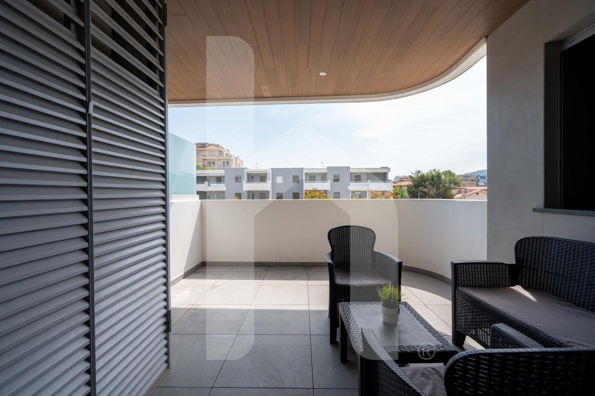 Homiday - Waterfront Montesilvano Marina Buitenkant foto